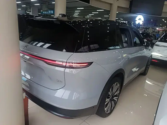 Nio ES8 — Фото автомобиля 6