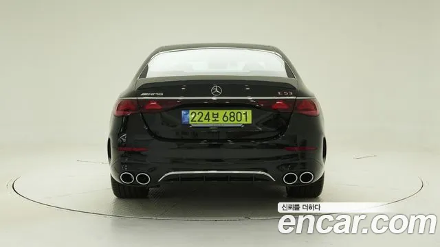 Mercedes-Benz E-Class — Фото автомобиля 4