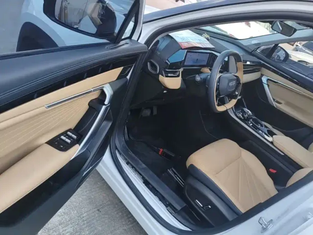 Geely Boyue L — Фото автомобиля 15