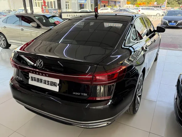 Volkswagen Passat — Фото автомобиля 13