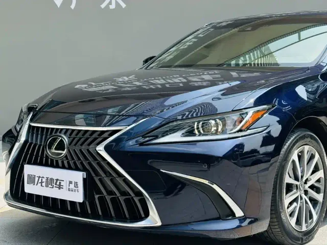 Lexus ES — Фото автомобиля 19