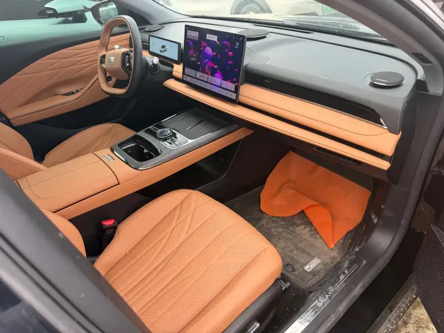 Geely Galaxy Xingyao 8 — Фото автомобиля 8