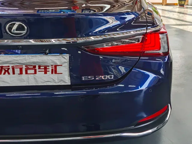 Lexus ES — Фото автомобиля 21