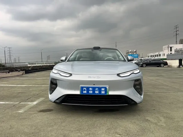 BYD Seal 08 — Фото автомобиля 2