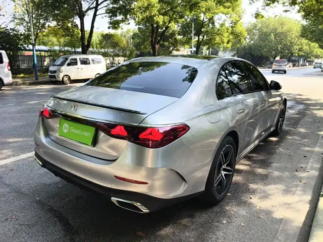 Mercedes-Benz E-Class — Фото автомобиля 4