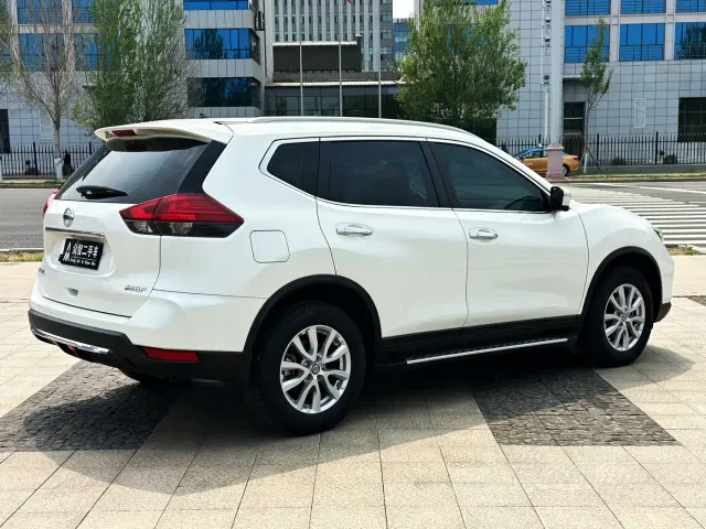 Nissan X-Trail — Фото автомобиля 5