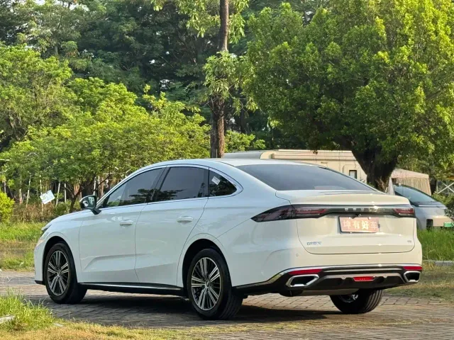Geely Emgrand — Фото автомобиля 4