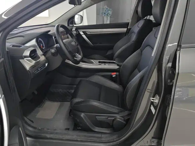Geely Binyue — Фото автомобиля 9