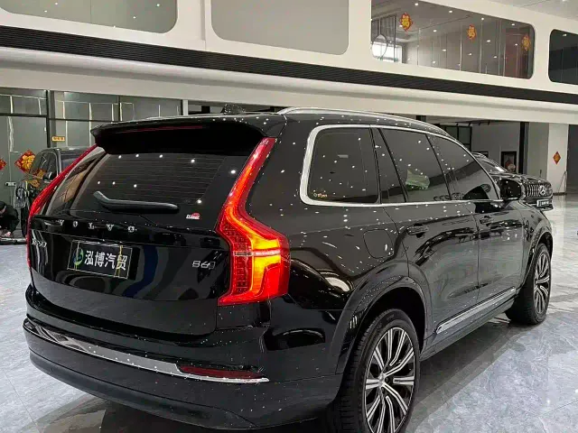 Volvo XC90 — Фото автомобиля 12