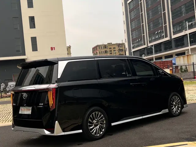 GAC Trumpchi M8 — Фото автомобиля 10