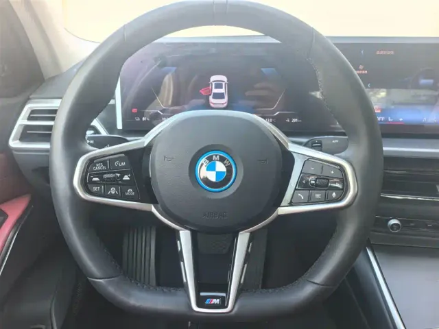 BMW i3 — Фото автомобиля 12