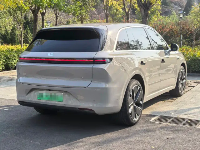 Li Auto L6 — Фото автомобиля 7