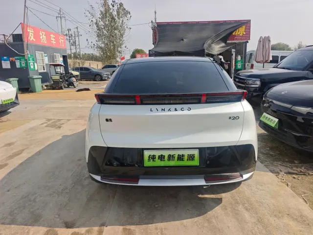 Lynk & Co Z20 — Фото автомобиля 8