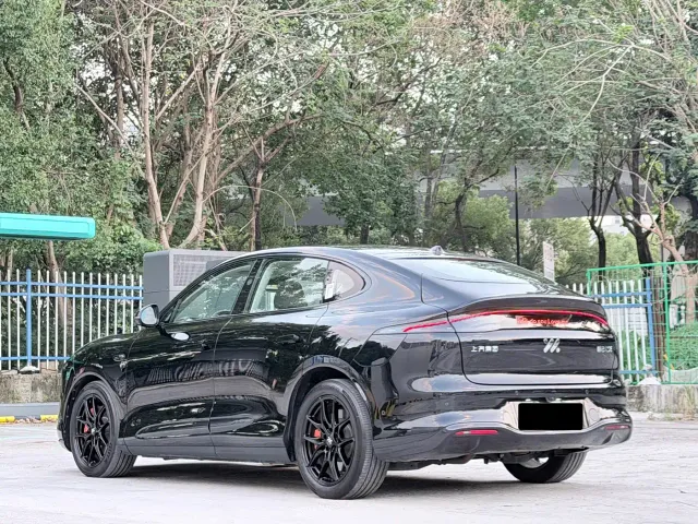 IM Motors LS6 — Фото автомобиля 16