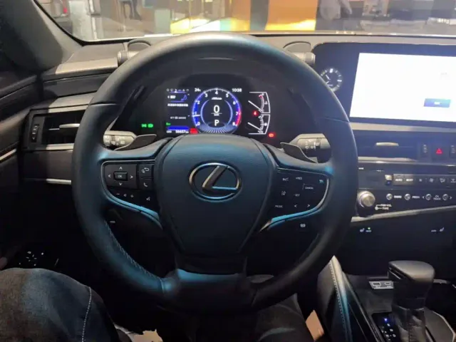 Lexus ES — Фото автомобиля 10