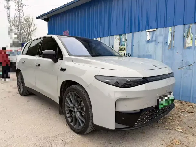 Leapmotor C10 — Фото автомобиля 3