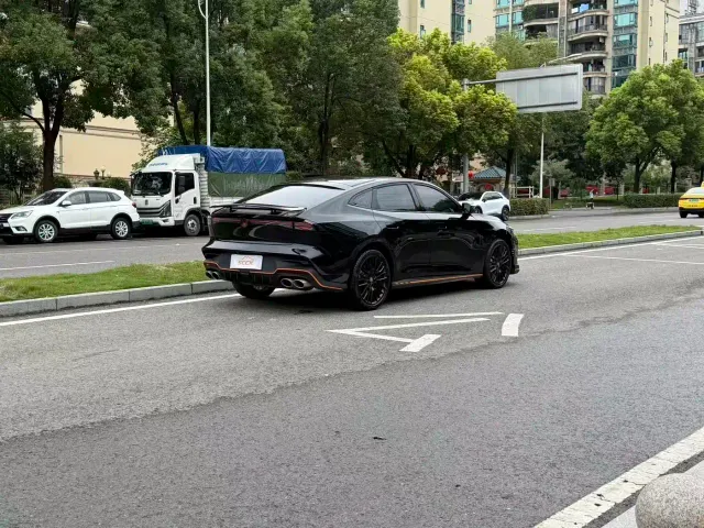 Changan Changan UNI-V 2025 2.0T Sport Version — Фото автомобиля 5