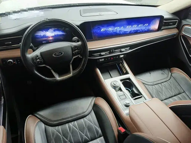 Ford Explorer — Фото автомобиля 12