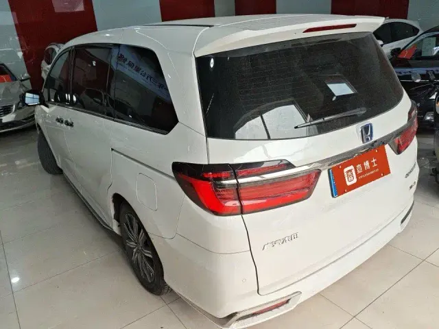 Honda Odyssey — Фото автомобиля 5