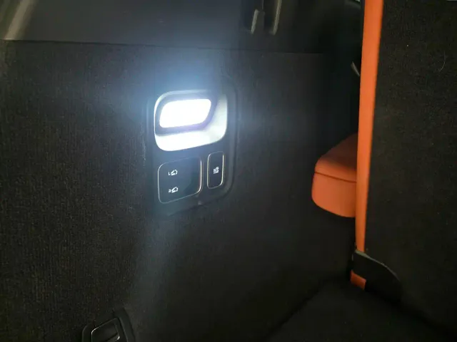 Li Auto L8 — Фото автомобиля 9