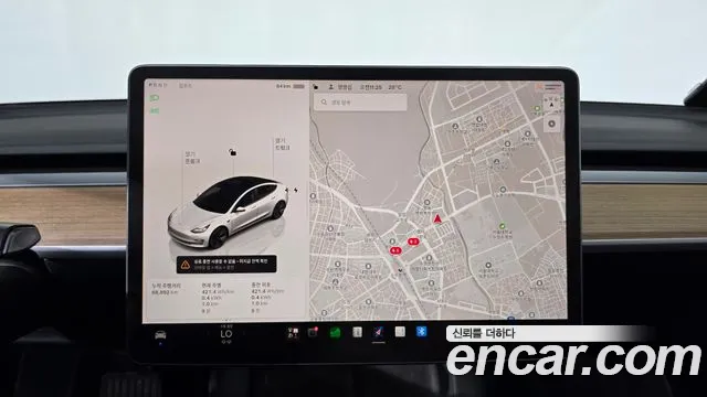 Tesla Model 3 — Фото автомобиля 12