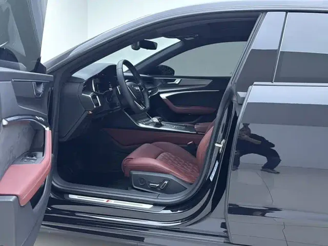 Audi A7L — Фото автомобиля 9