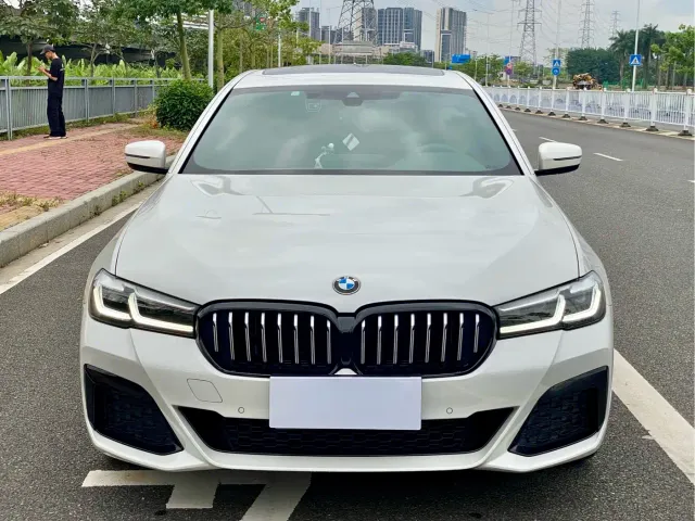 BMW 5 Series — Фото автомобиля 2