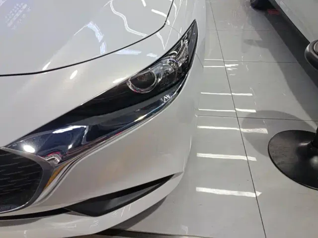 Mazda Axela — Фото автомобиля 5
