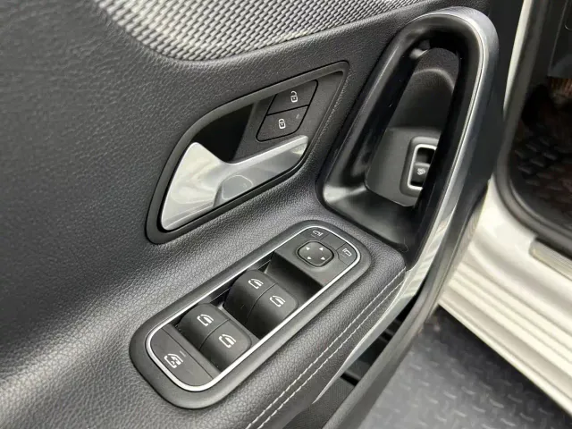 Mercedes-Benz A-Class — Фото автомобиля 10