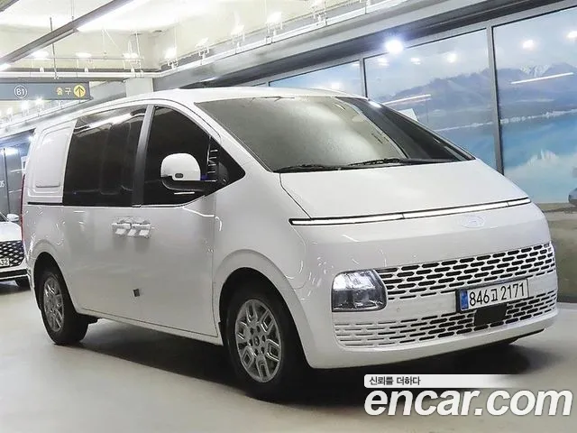 Фотография автомобиля — Hyundai Staria