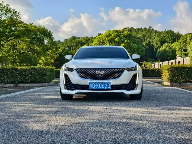 Cadillac CT5 — Фото автомобиля 2