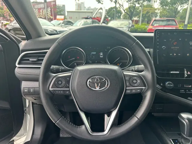 Toyota Camry — Фото автомобиля 14