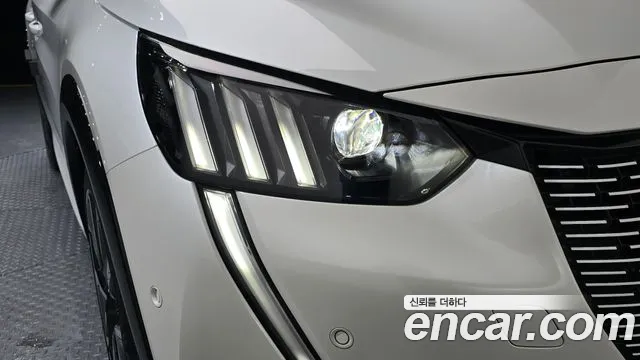 Peugeot 208 e-208 2nd Gen — Фото автомобиля 7