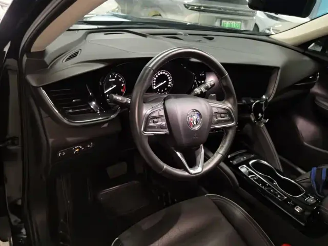Buick Envision Plus — Фото автомобиля 12