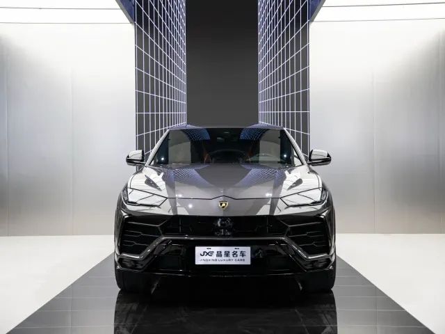 Lamborghini Urus — Фото автомобиля 2