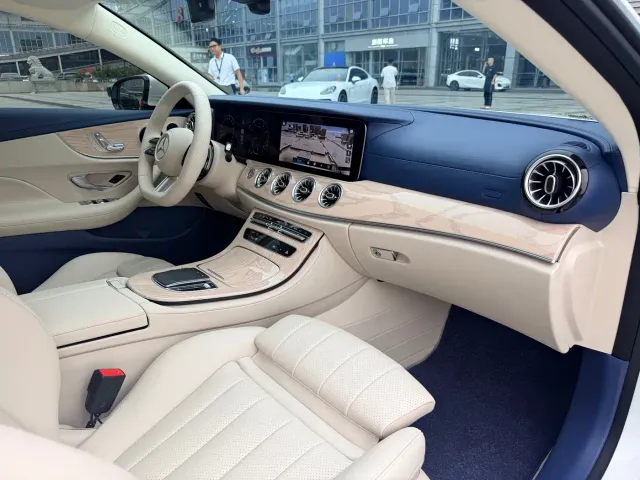 Mercedes-Benz E-Class — Фото автомобиля 13