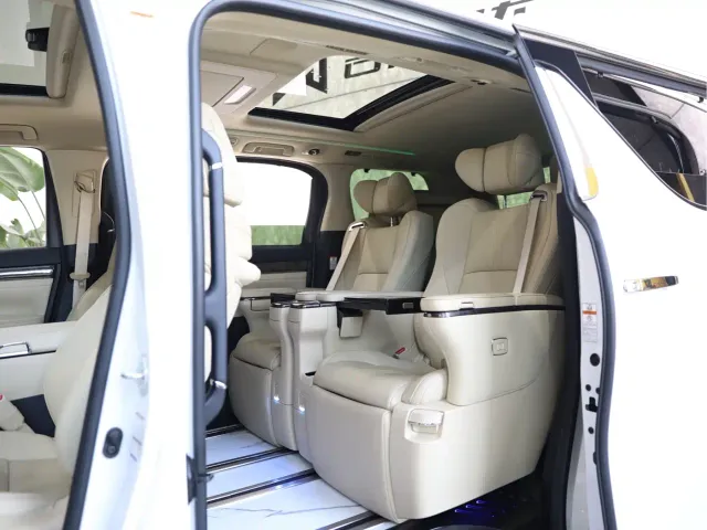 Toyota Vellfire — Фото автомобиля 13