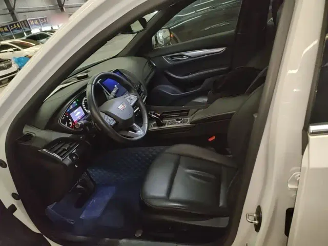 Cadillac CT5 — Фото автомобиля 14
