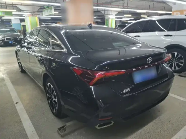 Toyota Avalon — Фото автомобиля 4