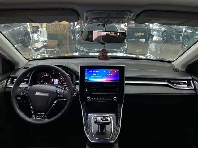 Haval M6 — Фото автомобиля 9