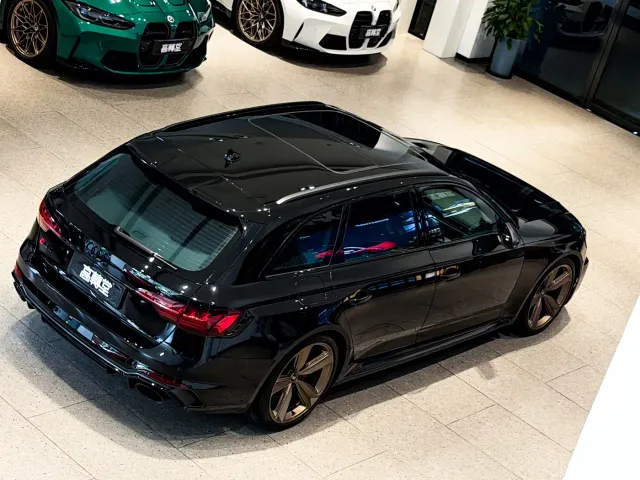 Audi RS 4 — Фото автомобиля 14