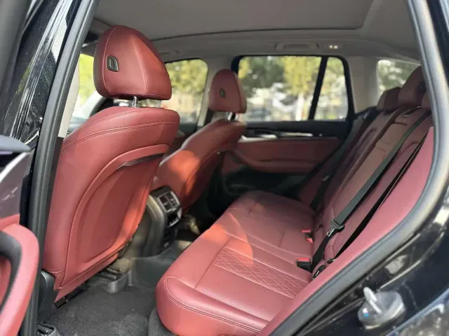 BMW iX3 — Фото автомобиля 6