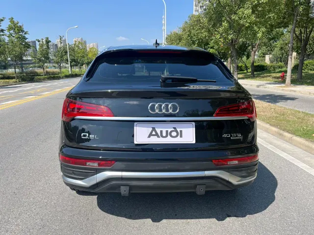Audi Q5L Sportback — Фото автомобиля 3