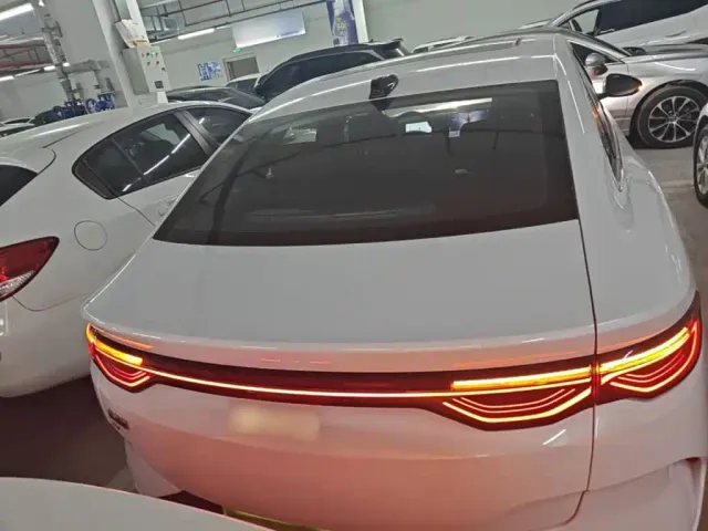 BYD Qin L — Фото автомобиля 5