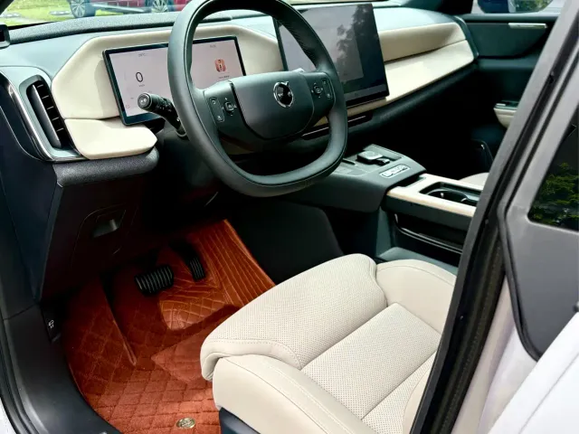 Volvo XC70 Plug-in Hybrid — Фото автомобиля 7