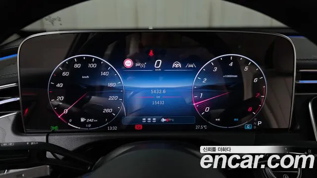 Mercedes-Benz E-Class — Фото автомобиля 8