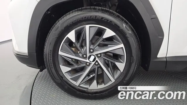 Hyundai Tucson Tucson (NX4) Бензин 1.6 турбо 2WD — Фото автомобиля 5