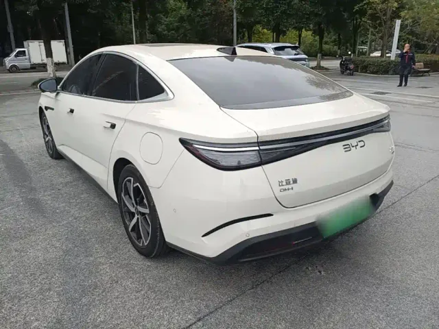 BYD Seal 07 DM-i — Фото автомобиля 4