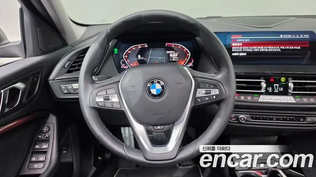 BMW 1 Series F40 — Фото автомобиля 13