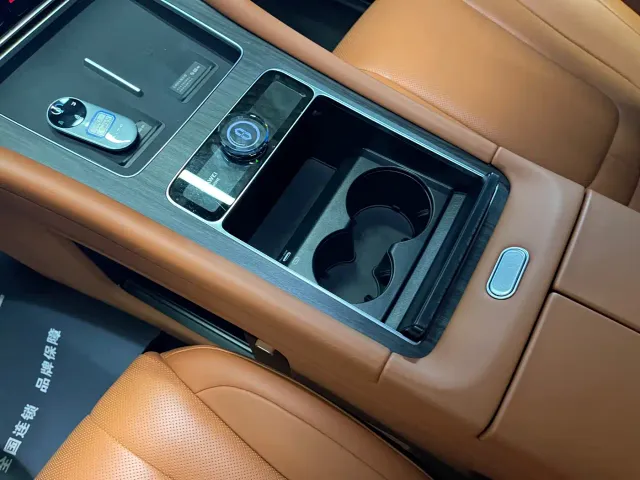 Aito M9 — Фото автомобиля 12